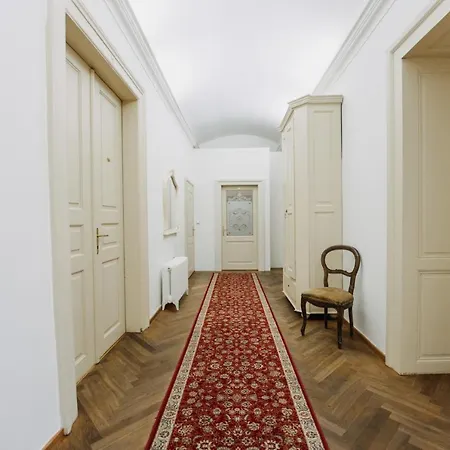 1 Exclusive * Prag